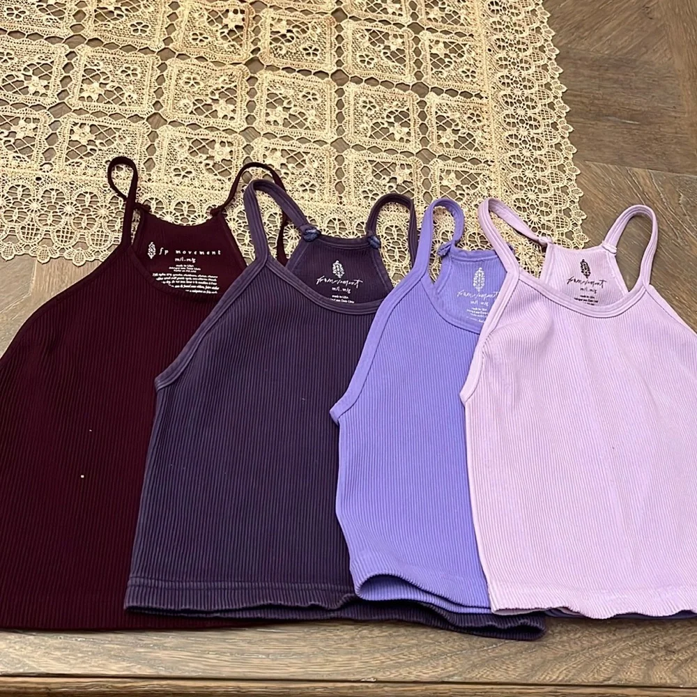 COPY - 🌺Free people happiness run crop top - Picture 9 of 17